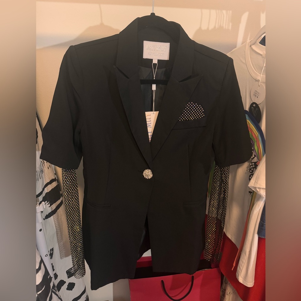 Black Jacket Size Large. Brand New. BRAND: MUY MUY fancy collection
